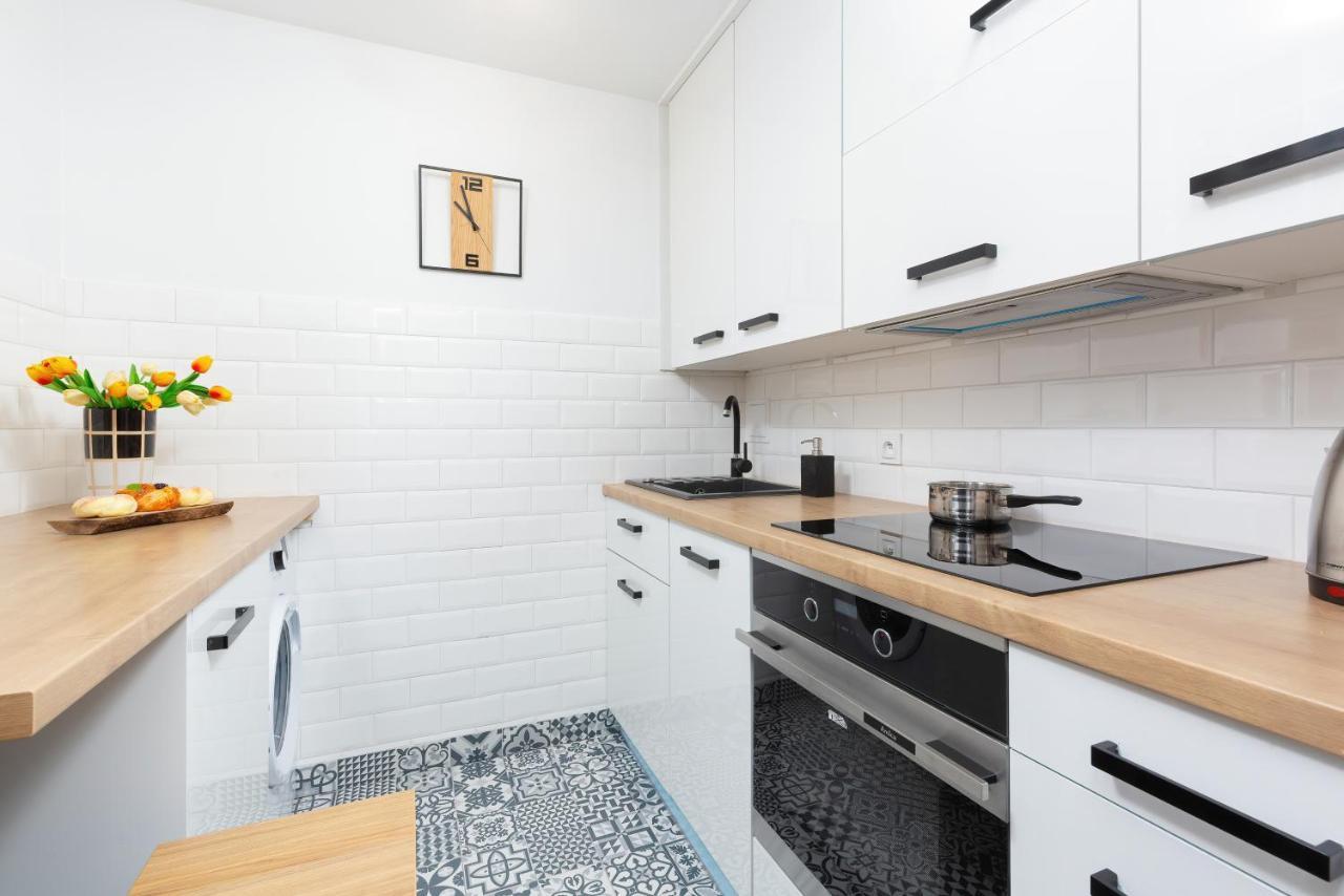 Metro Marymont Apartment By Noclegi Renters Warsaw Ngoại thất bức ảnh
